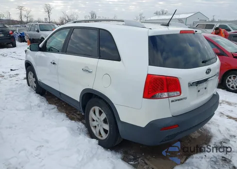 2011 Kia Sorento Lx z USA, uszkodzony, nr VIN 5XYKTCA1XBG016132